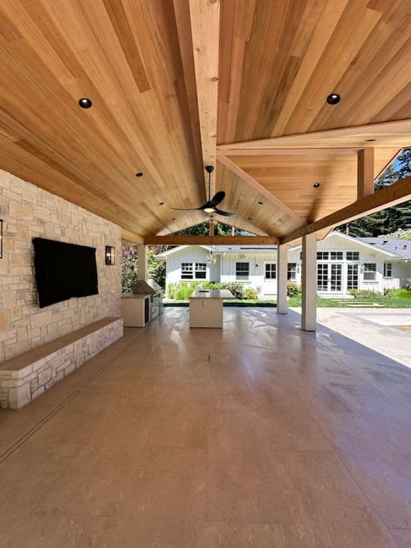 Gallery photos for Elegant Outdoor Pavilion Perfect for Entertaining: Image #3