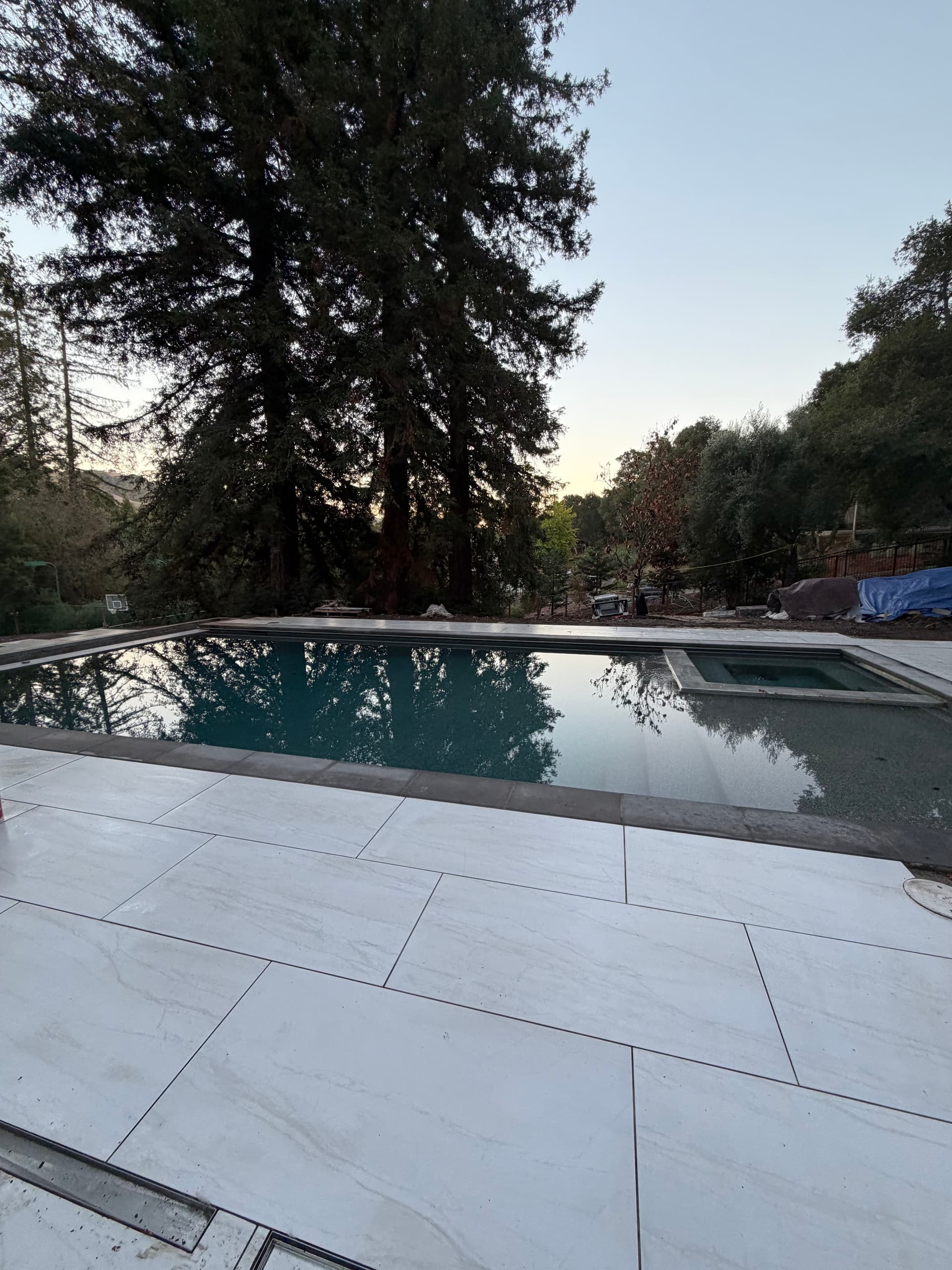Gallery photos for Creating a Custom Pool Oasis with Porcelain Tiles: Image #2
