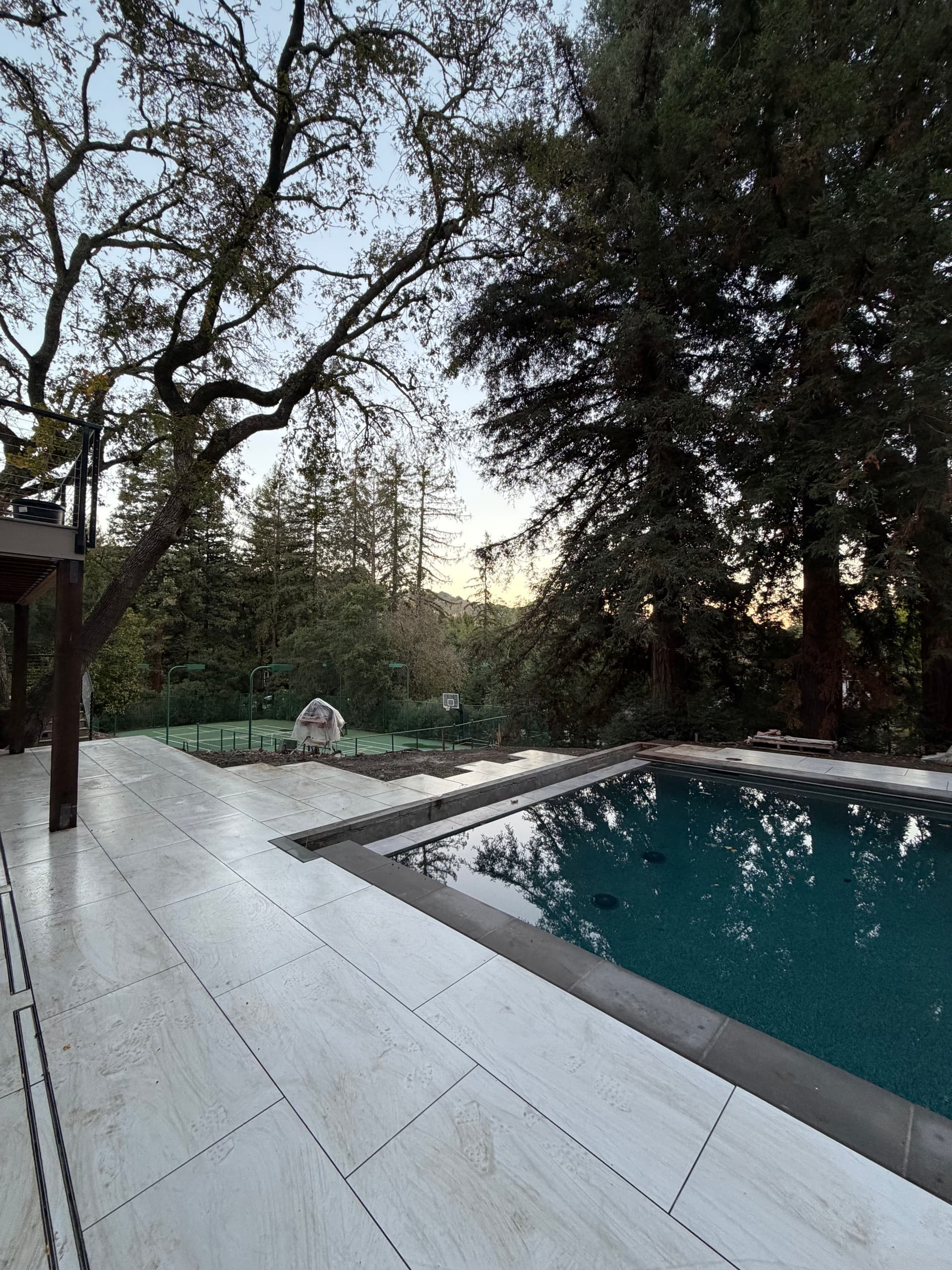 Gallery photos for Creating a Custom Pool Oasis with Porcelain Tiles: Image #3